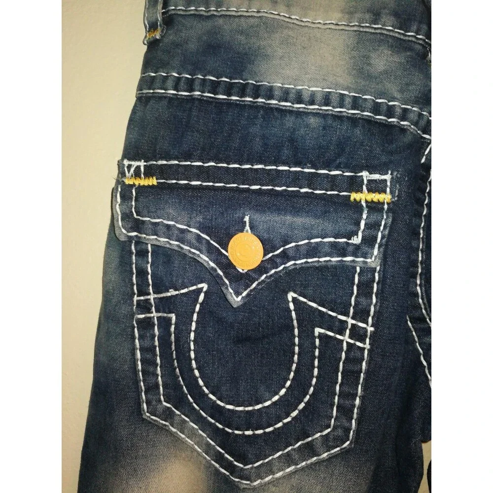 New with tags True Religion Billy Big T 78 Urban Cow 24-5030MBT2 Jeans Size 34